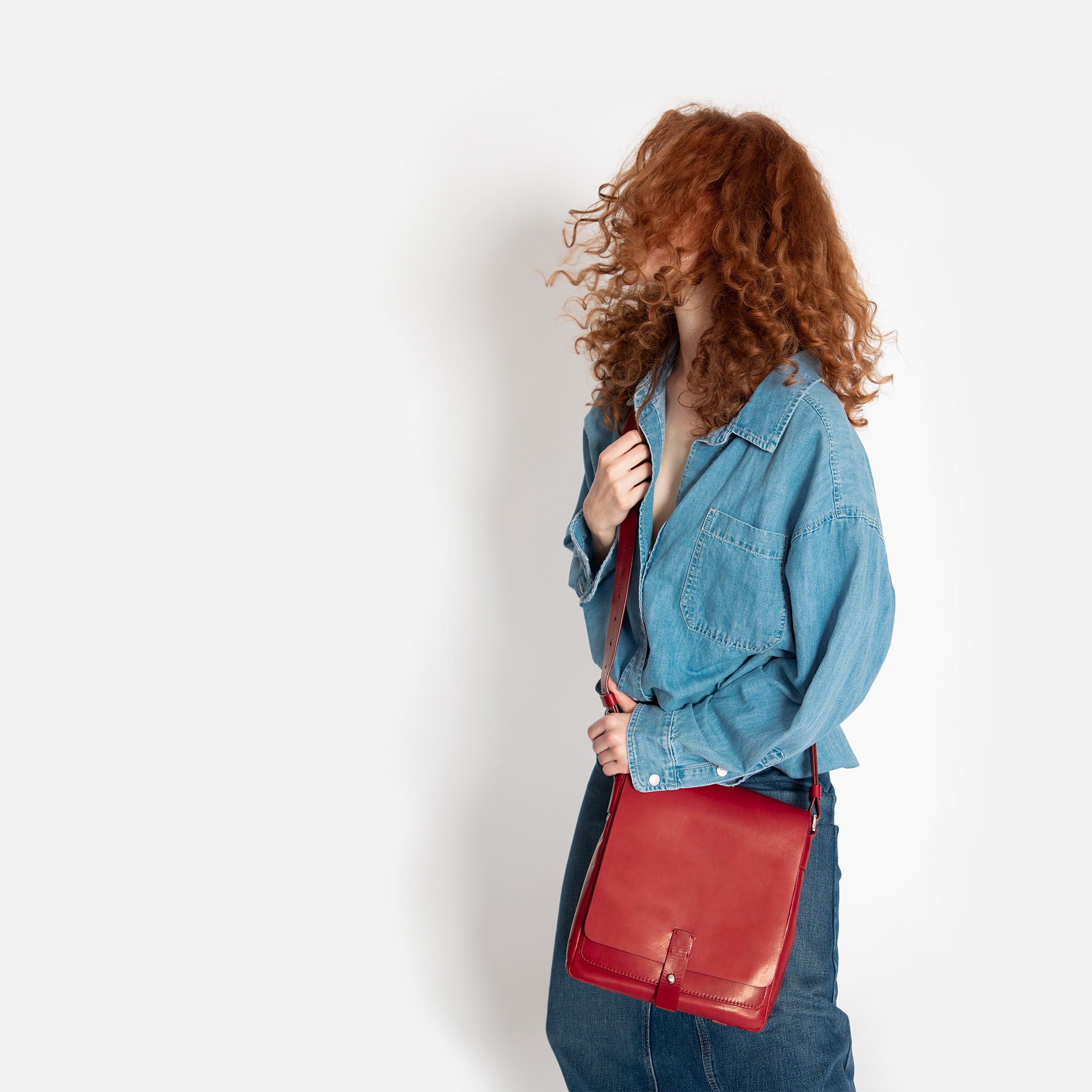 Red bags in aniline leather. Handcrafted bags Philini.