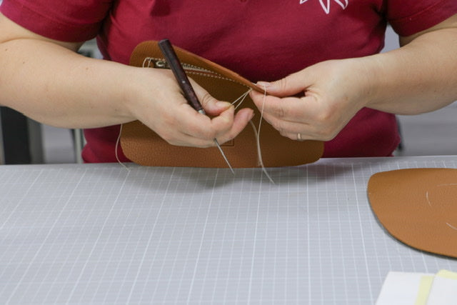 Philini Atelier. Creating leather bags.