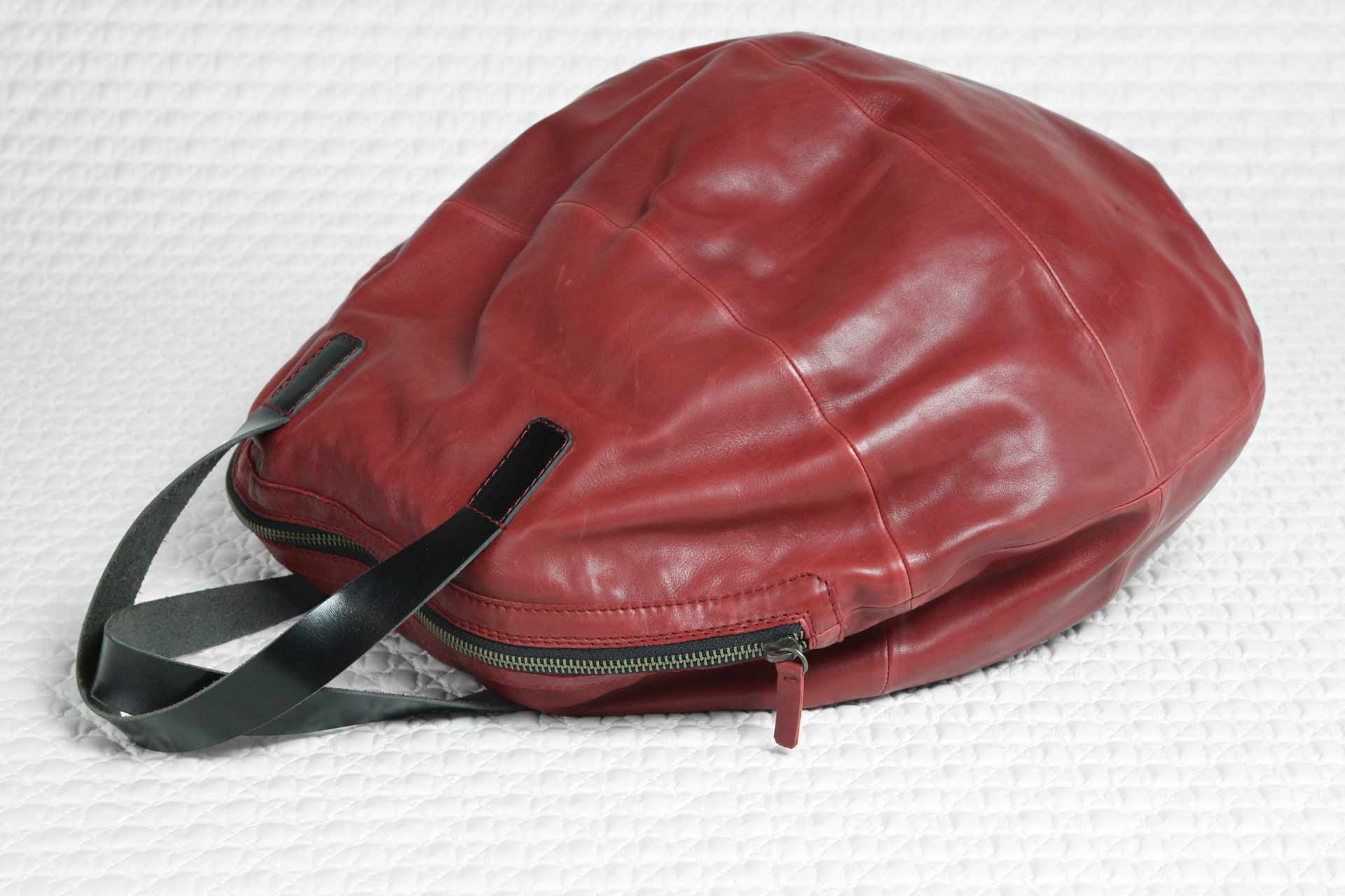 Red Aniline, soft and nice in touch for Philini Bags