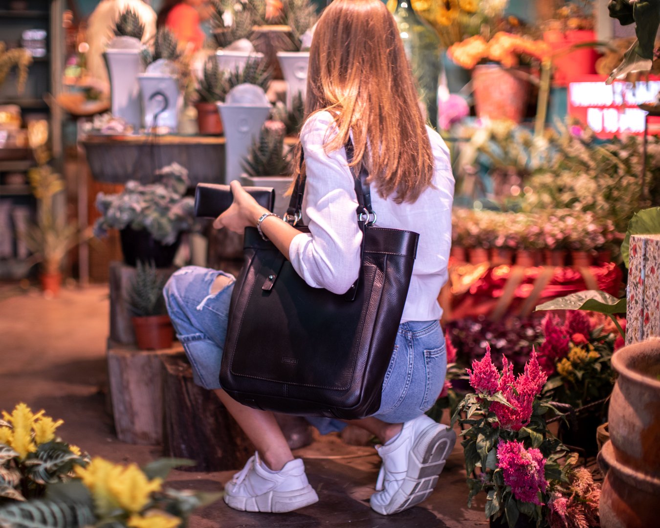 Shopper Elena from Philini Bags photographed in Bolzano, Italy